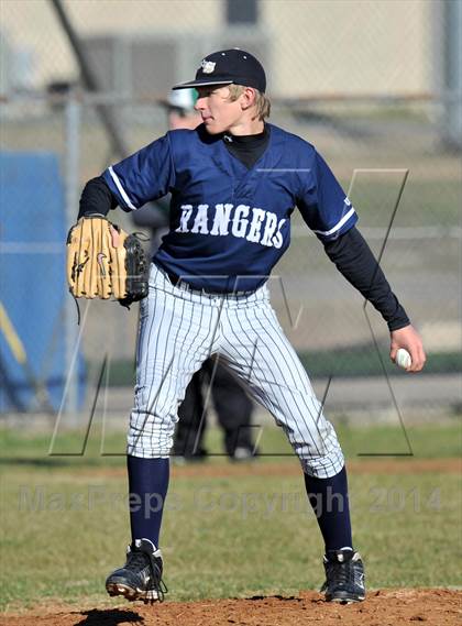 Thumbnail 3 in Valley View vs. Lone Star (Bells Tournament) photogallery.