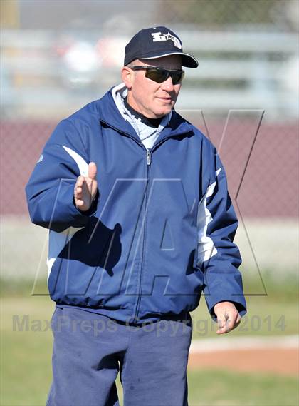 Thumbnail 1 in Valley View vs. Lone Star (Bells Tournament) photogallery.