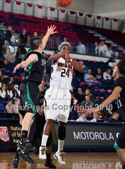 Thumbnail 3 in Kentwood vs Winter park (T-Mobile Invitational) photogallery.