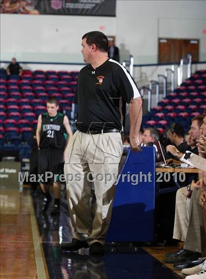 Thumbnail 2 in Kentwood vs Winter park (T-Mobile Invitational) photogallery.