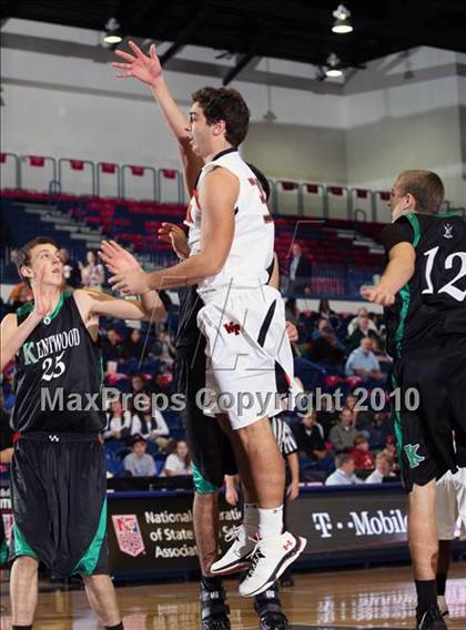 Thumbnail 2 in Kentwood vs Winter park (T-Mobile Invitational) photogallery.