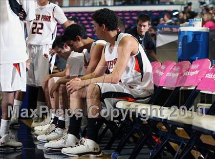 Thumbnail 3 in Kentwood vs Winter park (T-Mobile Invitational) photogallery.