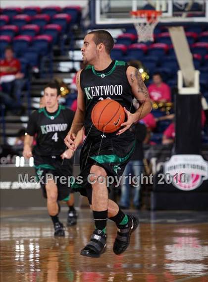 Thumbnail 1 in Kentwood vs Winter park (T-Mobile Invitational) photogallery.