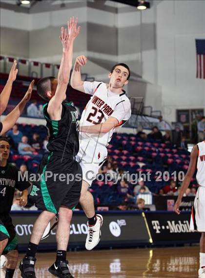 Thumbnail 1 in Kentwood vs Winter park (T-Mobile Invitational) photogallery.