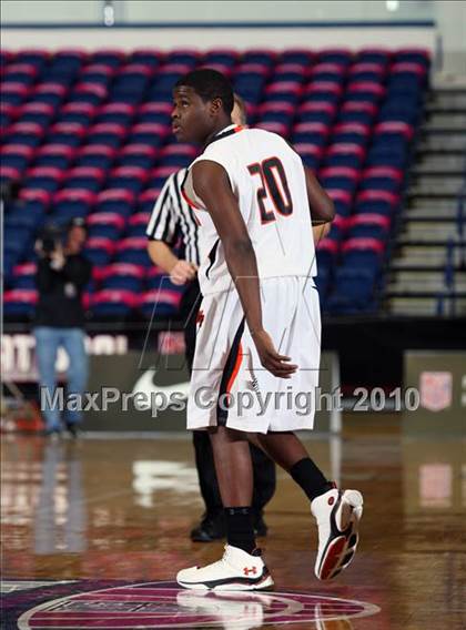 Thumbnail 1 in Kentwood vs Winter park (T-Mobile Invitational) photogallery.