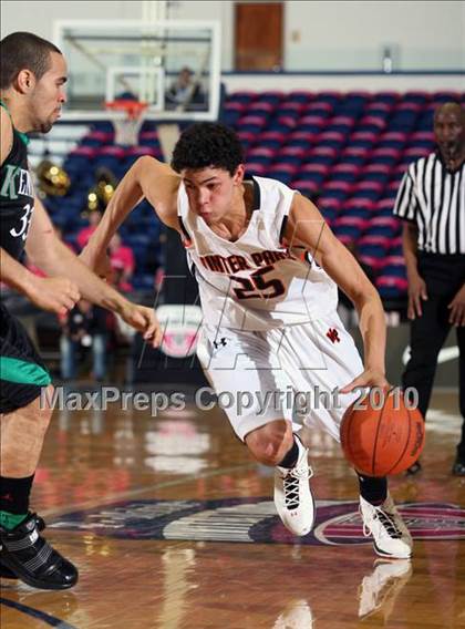 Thumbnail 2 in Kentwood vs Winter park (T-Mobile Invitational) photogallery.