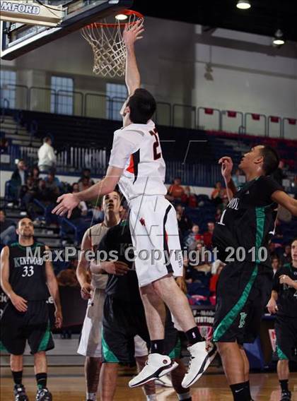 Thumbnail 1 in Kentwood vs Winter park (T-Mobile Invitational) photogallery.