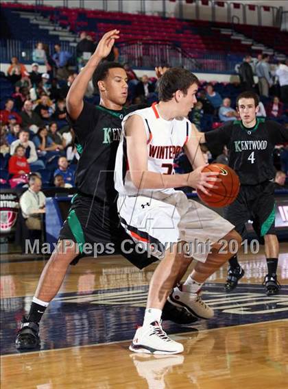 Thumbnail 3 in Kentwood vs Winter park (T-Mobile Invitational) photogallery.