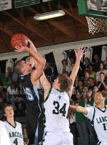 Thumbnail 2 in Buena vs. Thousand Oaks (CIF SS D2AA Playoffs) photogallery.