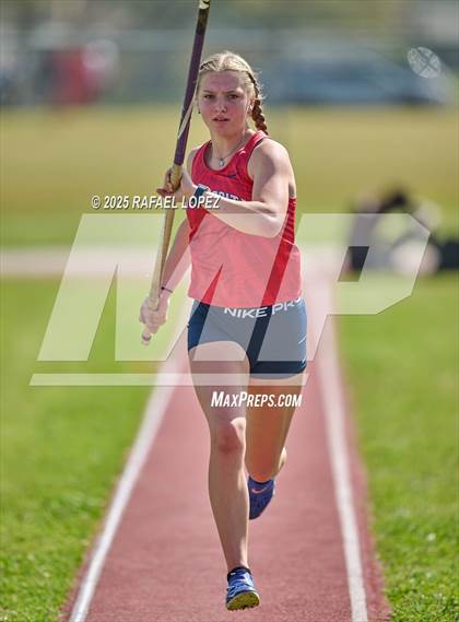 Thumbnail 2 in Panther Relays (Pole Vault) photogallery.