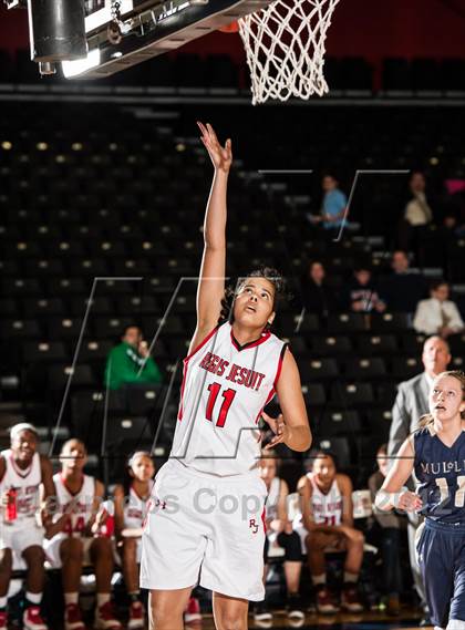 Thumbnail 3 in Regis Jesuit vs. Mullen photogallery.