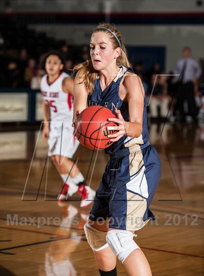Thumbnail 2 in Regis Jesuit vs. Mullen photogallery.