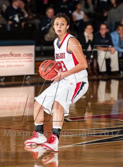 Thumbnail 2 in Regis Jesuit vs. Mullen photogallery.