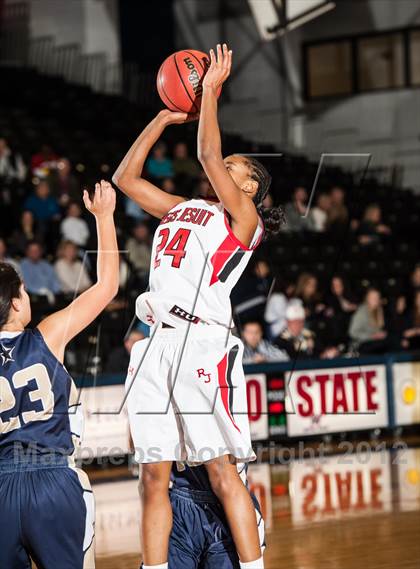 Thumbnail 1 in Regis Jesuit vs. Mullen photogallery.