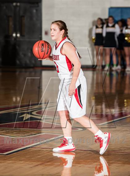 Thumbnail 3 in Regis Jesuit vs. Mullen photogallery.