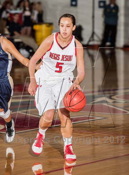 Thumbnail 3 in Regis Jesuit vs. Mullen photogallery.