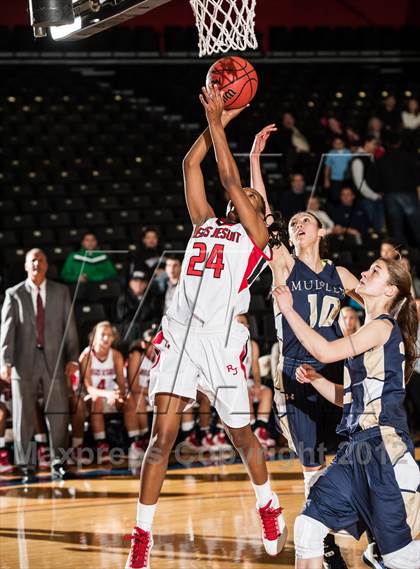 Thumbnail 1 in Regis Jesuit vs. Mullen photogallery.
