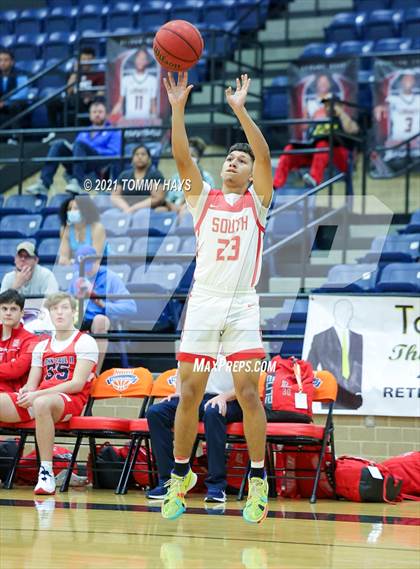 Thumbnail 1 in South Grand Prairie vs John Paul II (Whataburger Tournament) photogallery.
