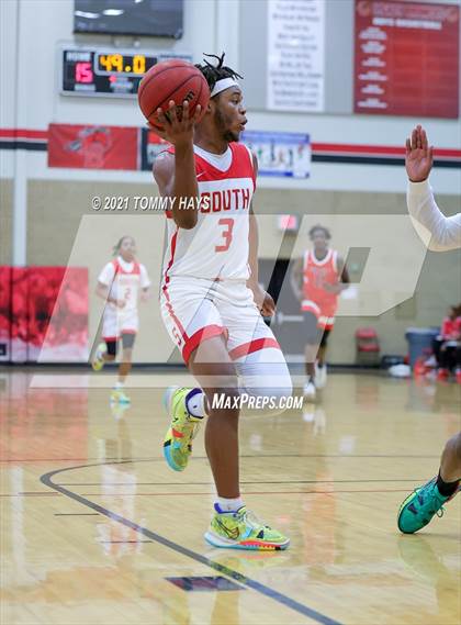 Thumbnail 2 in South Grand Prairie vs John Paul II (Whataburger Tournament) photogallery.