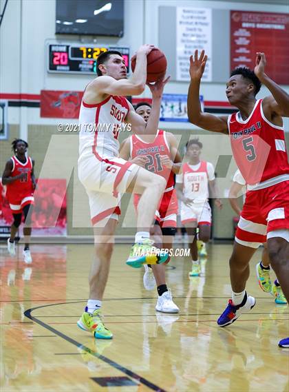 Thumbnail 2 in South Grand Prairie vs John Paul II (Whataburger Tournament) photogallery.