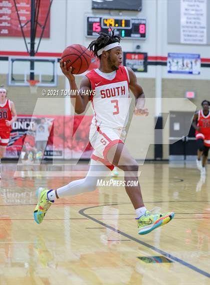 Thumbnail 1 in South Grand Prairie vs John Paul II (Whataburger Tournament) photogallery.