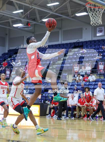 Thumbnail 3 in South Grand Prairie vs John Paul II (Whataburger Tournament) photogallery.