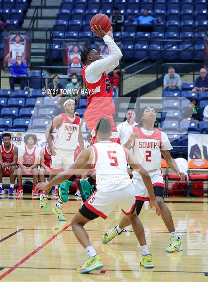 Thumbnail 3 in South Grand Prairie vs John Paul II (Whataburger Tournament) photogallery.