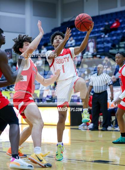 Thumbnail 3 in South Grand Prairie vs John Paul II (Whataburger Tournament) photogallery.