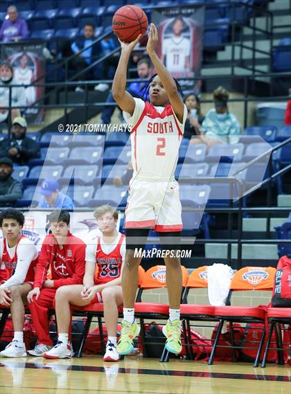 Thumbnail 2 in South Grand Prairie vs John Paul II (Whataburger Tournament) photogallery.