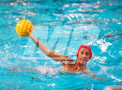 Thumbnail 3 in Mater Dei vs. Foothill photogallery.