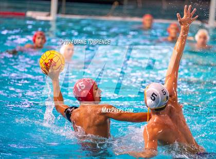 Thumbnail 3 in Mater Dei vs. Foothill photogallery.