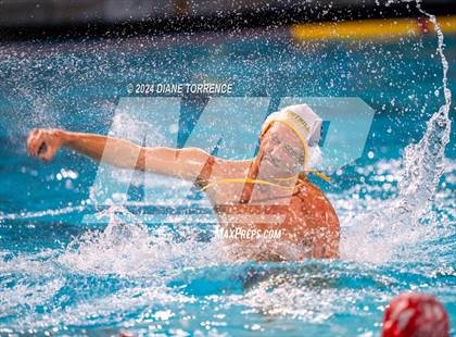 Thumbnail 2 in Mater Dei vs. Foothill photogallery.