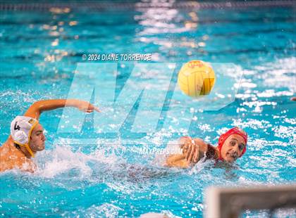 Thumbnail 3 in Mater Dei vs. Foothill photogallery.