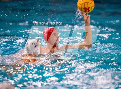 Thumbnail 3 in Mater Dei vs. Foothill photogallery.