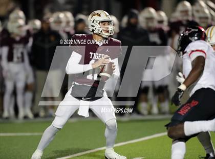 Thumbnail 2 in Manor @ Dripping Springs (UIL 6A Bi-District Playoff) photogallery.