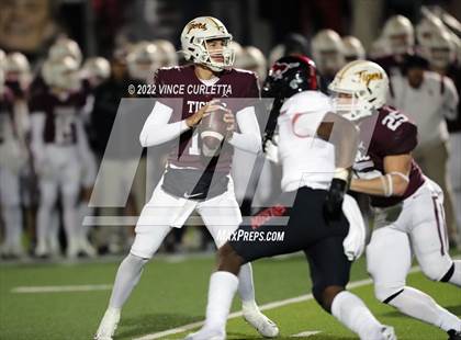 Thumbnail 3 in Manor @ Dripping Springs (UIL 6A Bi-District Playoff) photogallery.