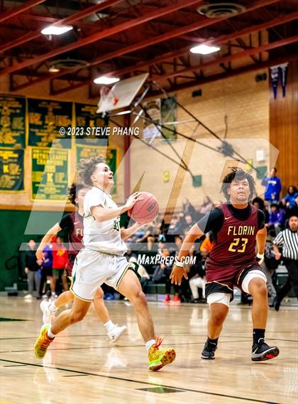 Thumbnail 2 in Kennedy vs Florin photogallery.