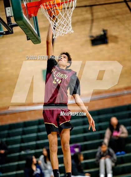 Thumbnail 3 in Kennedy vs Florin photogallery.
