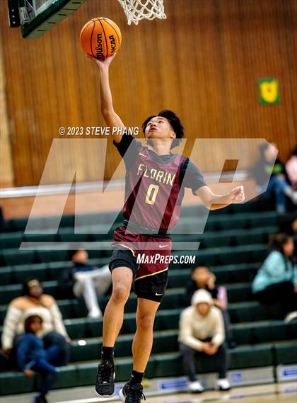 Thumbnail 1 in Kennedy vs Florin photogallery.