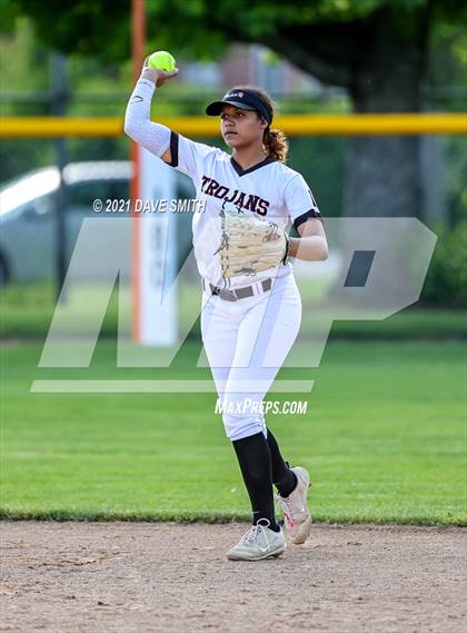 Thumbnail 2 in Linn-Mar @ Waterloo East photogallery.