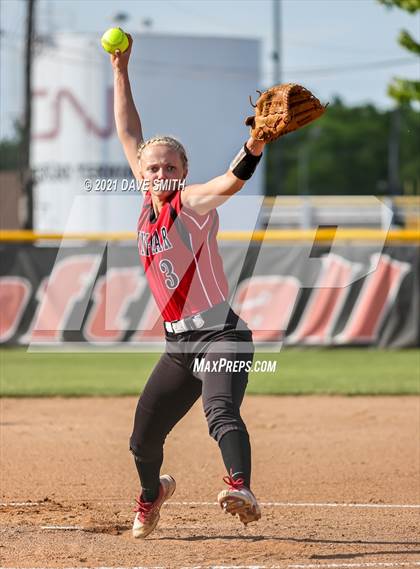 Thumbnail 1 in Linn-Mar @ Waterloo East photogallery.