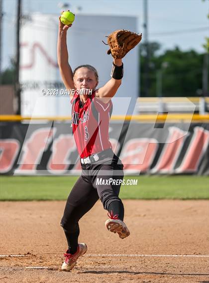 Thumbnail 1 in Linn-Mar @ Waterloo East photogallery.