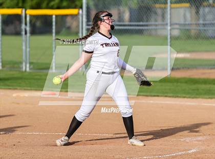Thumbnail 1 in Linn-Mar @ Waterloo East photogallery.