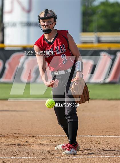 Thumbnail 1 in Linn-Mar @ Waterloo East photogallery.