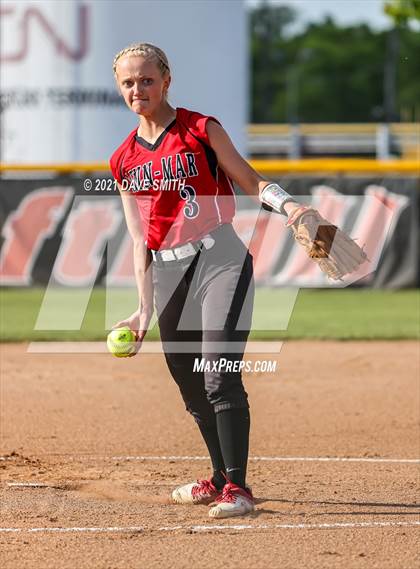 Thumbnail 2 in Linn-Mar @ Waterloo East photogallery.