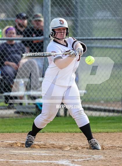 Thumbnail 1 in Linn-Mar @ Waterloo East photogallery.