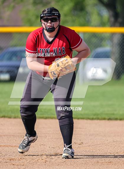 Thumbnail 3 in Linn-Mar @ Waterloo East photogallery.