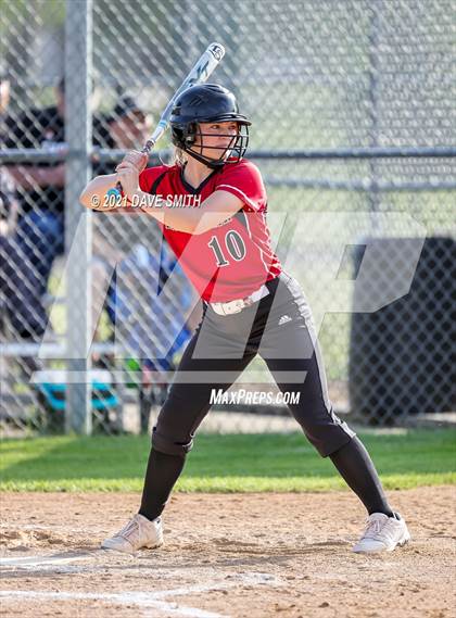 Thumbnail 3 in Linn-Mar @ Waterloo East photogallery.