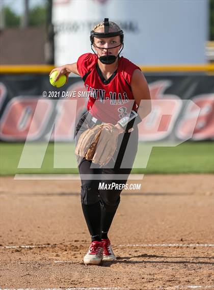 Thumbnail 1 in Linn-Mar @ Waterloo East photogallery.