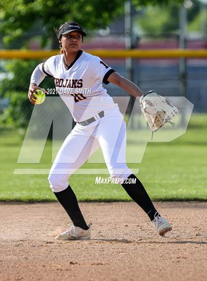 Thumbnail 2 in Linn-Mar @ Waterloo East photogallery.